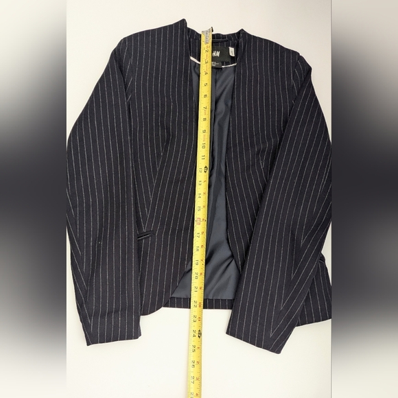 H&M Women's (Size 2) Navy/White Lined Pinstripe Blazer/Jacket - Picture 9 of 15